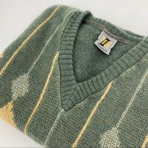 Vintage Icewear 100% wool v neck sweater size XL safe green argyle
